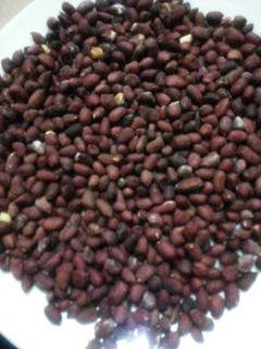 A picture of Roasted groundnuts.