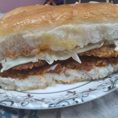 A picture of Chicken Supreme Burger.