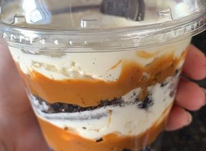 Una foto de Postre individual oreo