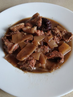Una foto de Carne macerada con manzana