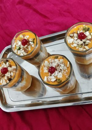 A picture of Mango milkshake falooda.