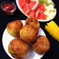 A picture of Potato corn bread vada.