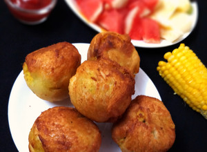 A picture of Potato corn bread vada.