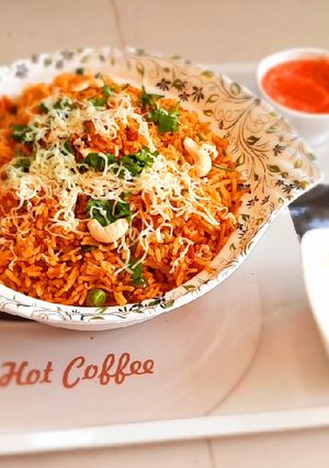ચીઝ તવા પુલાવ(Cheese Tava pulav recipe in Gujarati) રેસીપી મુખ્ય ફોટો