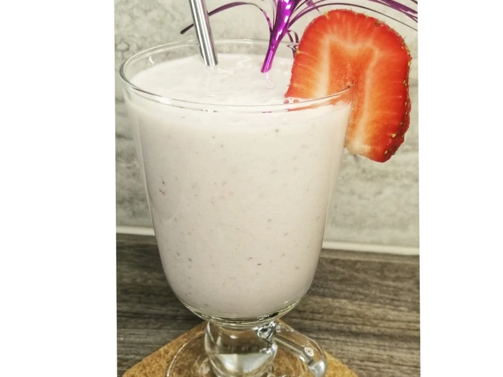 Easy Way Make Strawberry Smoothie with banana the Awesome  Appealing