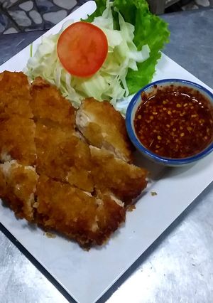 รูปของ ไก่ชุบเกล็ดขนมปังทอดน้ำจิ้มแจ่ว