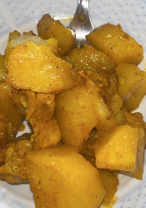Foto principal de Patatas guisadas con carne de cerdo en olla express
