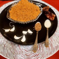 A picture of Flax seeds and garlic chutney.