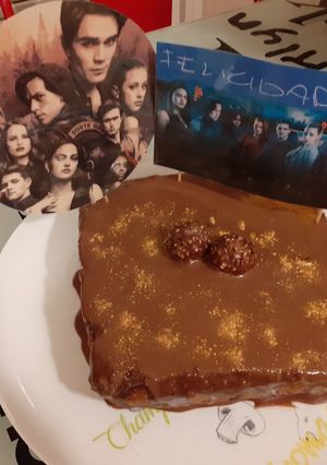Una foto de Bizcocho sabor Ferrero Rocher (sirve para montar tartas)