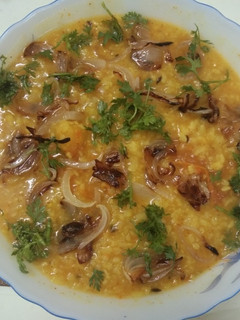 A picture of Moong Dal with Spicy Onion.