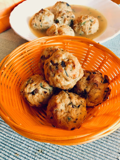 Una foto de Albóndigas fitness de atún, calabacín y champiñones al horno