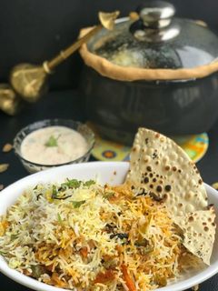 વેજ દમ બિરયાની (Veg. Dum Biryani Recipe In Gujarati) રેસીપી મુખ્ય ફોટો
