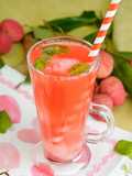 Summer Drink : Lychee Strawberry Fizz