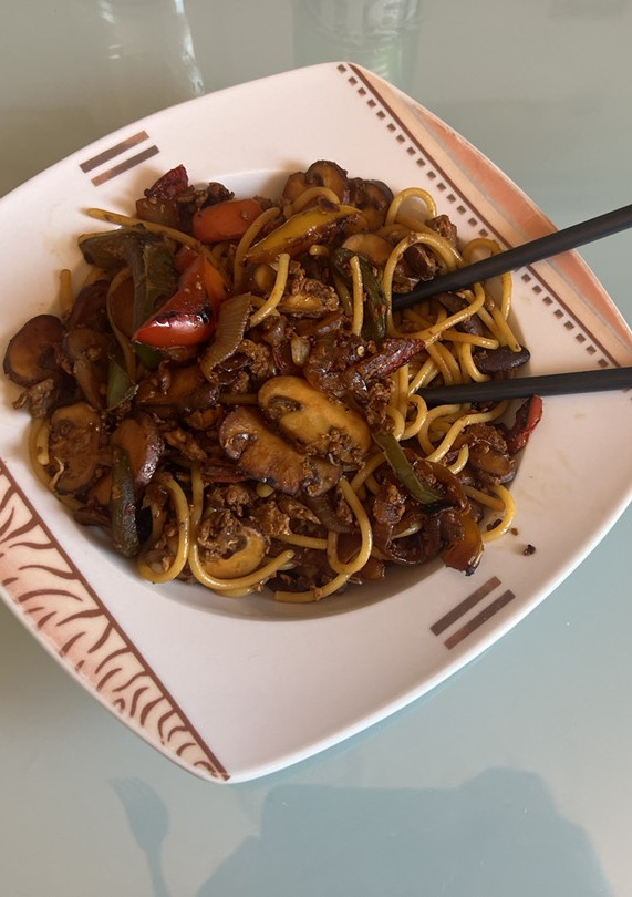 Una foto de “Tallarines” con verduras