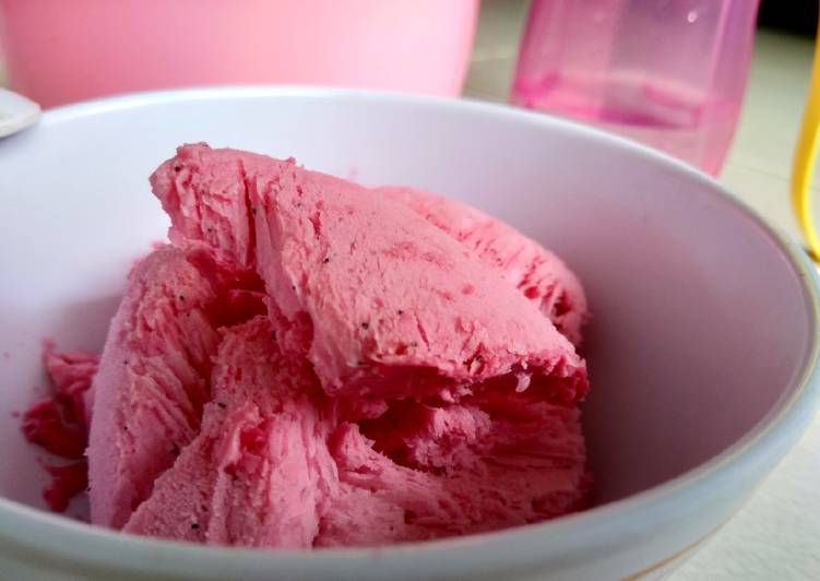 Cara Gampang Menyiapkan Es Krim Buah Naga Susu Kedelai, Bikin Ngiler