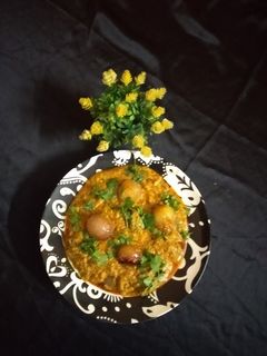 આખી ડુંગળી નુ શાક (Akhi Dungli Shak Recipe In Gujarati) રેસીપી મુખ્ય ફોટો