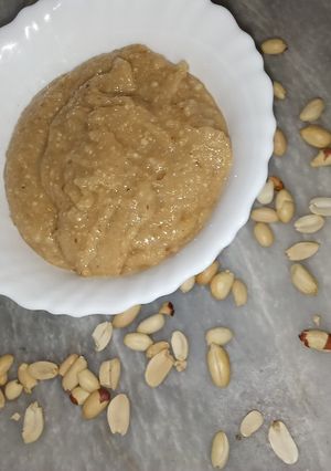 A picture of Homemade peanut butter.