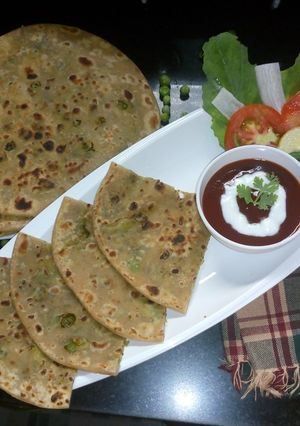 A picture of Matar paratha.