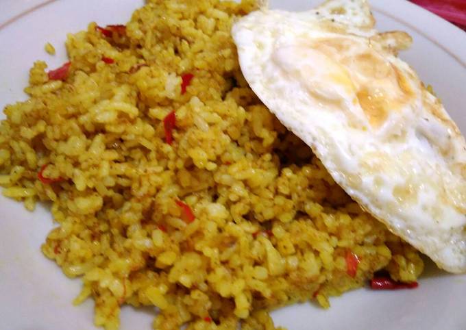 Resep Nasi Goreng Kunyit Terasi oleh medi.mdw - Cookpad