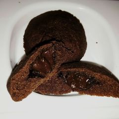 A picture of Chocalate filled cookie.