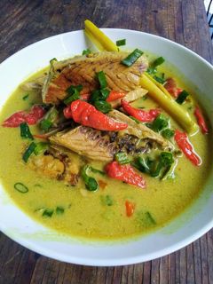 Foto resep Ikan Asap Kuah Santan Pedas