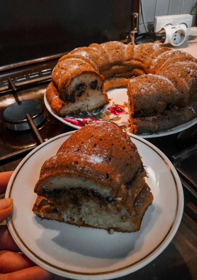 Творожний кекс (з бананами, чорносливом, шоколадом та згущонкою)