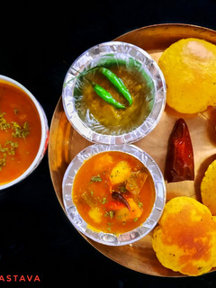 चटपटी कद्दू आलू की सब्जी मसाला पूरी(chatpati kaddu aloo ki sabzi masala puri recipe in hindi) रेसिपी मुख्य फोटो