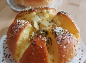 Foto resep 16. Korean Garlic Cheese Bread (3 pilihan filling keju)