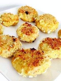 Une photo de ALOO TIKKIS(croquettes de pommes de terre)