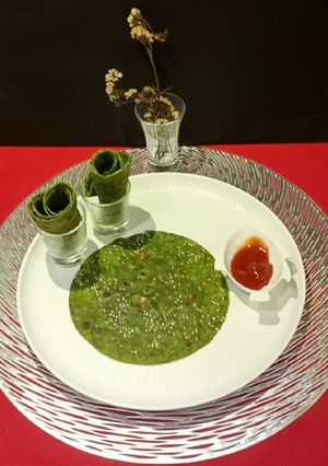 A picture of Palak Paratha.