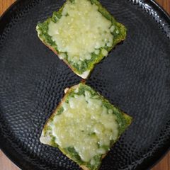 A picture of Spinach N Corn Cheesy Toast.