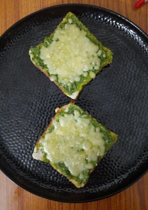 A picture of Spinach N Corn Cheesy Toast.