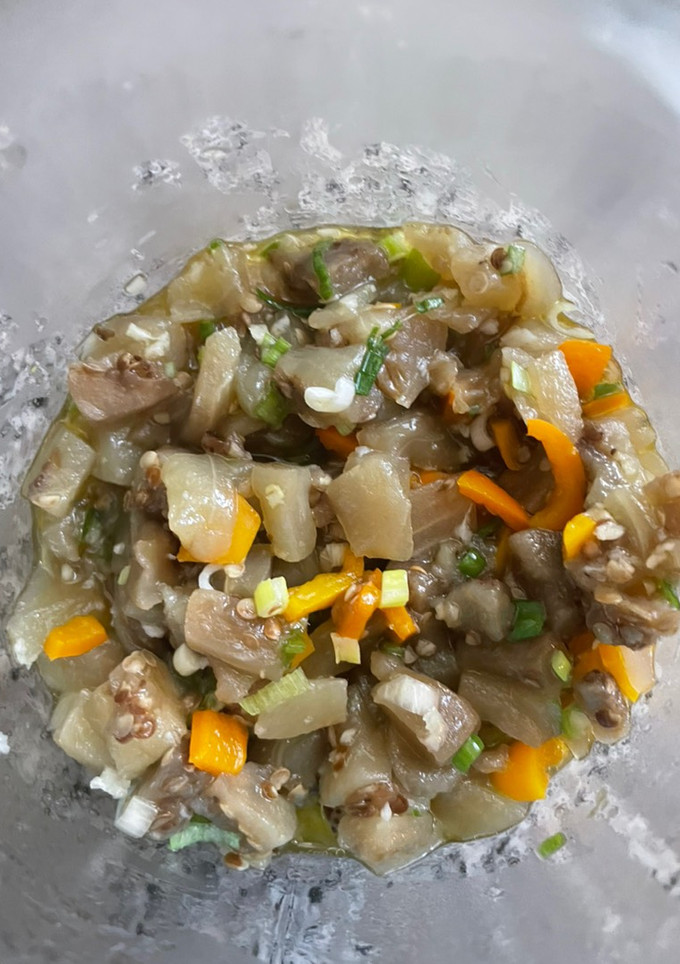Una foto de Berenjenas a la vinagreta (con vinagre de manzana)son muy deliciosas te invito a probarlas😍👇🏻