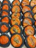 Pizzette rustiche al carbone vegetale