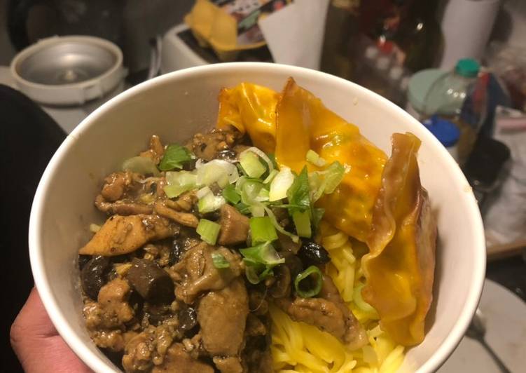 Recipe of Award-winning Chicken wonton noodle