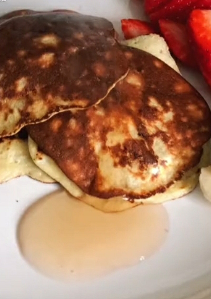 A picture of Banana pancakes.