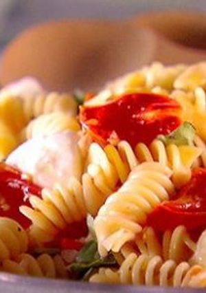 Una foto de Fusilli a la caprese