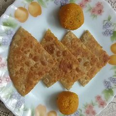 A picture of Ladoo paratha.