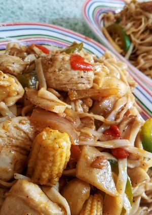 Φωτογραφία της συνταγής Noodles αυγού με κοτόπουλο