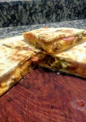 Una foto de Quesadillas de hamburguesa