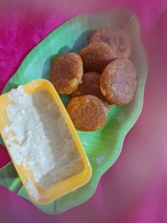 કાચા કેળા ની ટીકી(Kacha Kela Tiki Recipe In Gujarati) રેસીપી મુખ્ય ફોટો