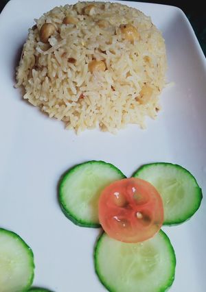A picture of Kabuli chana pulao.