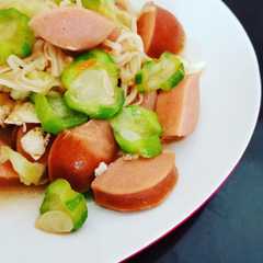 รูปของ Tumis oyong enoki sosis