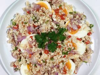 ยำไข่ต้ม
