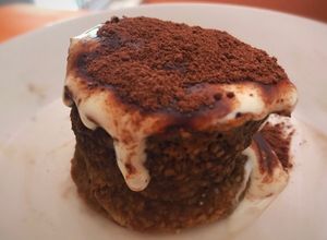 Una foto de Mug cake de café y avena light (tiramisú) en 1 minuto