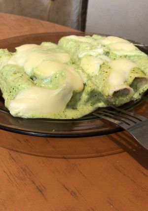 A picture of Enchiladas Suizas.
