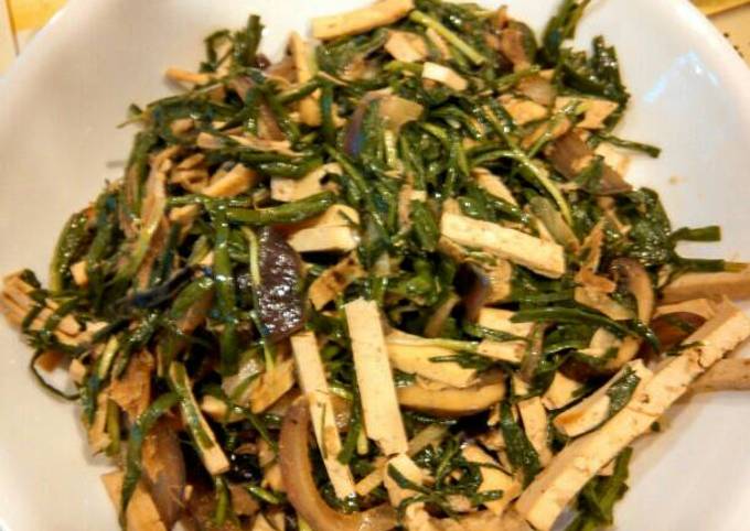 saute dry tofu and garlic chive 韭菜炒豆干家常快炒vegan recipe main photo
