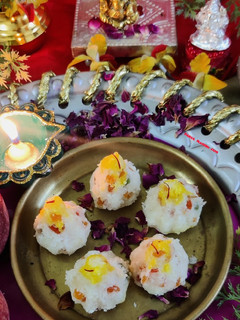 टूटी फ्रूटी पनीर मोदक (tuti fruti paneer modak recipe in Hindi) रेसिपी मुख्य फोटो