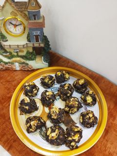 صورة لوصفة كرات الكورن فليكس بالشوكولاتة 🌽🍫