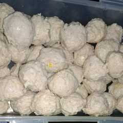 A picture of Bakso ayam keto.